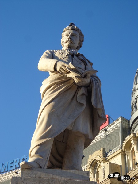 Statuia lui Gheorghe Lazăr (Piața Universității)